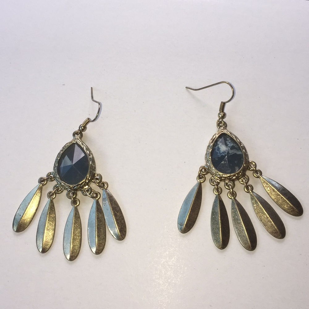 💎 Gold with sky blue stone earrings 💎